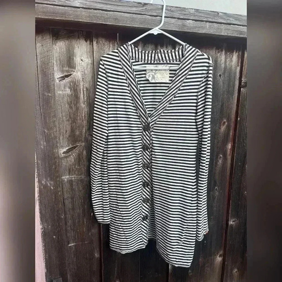 Raw Earth Wild Sky Black And White Striped Cardigan - Picture 1 of 5